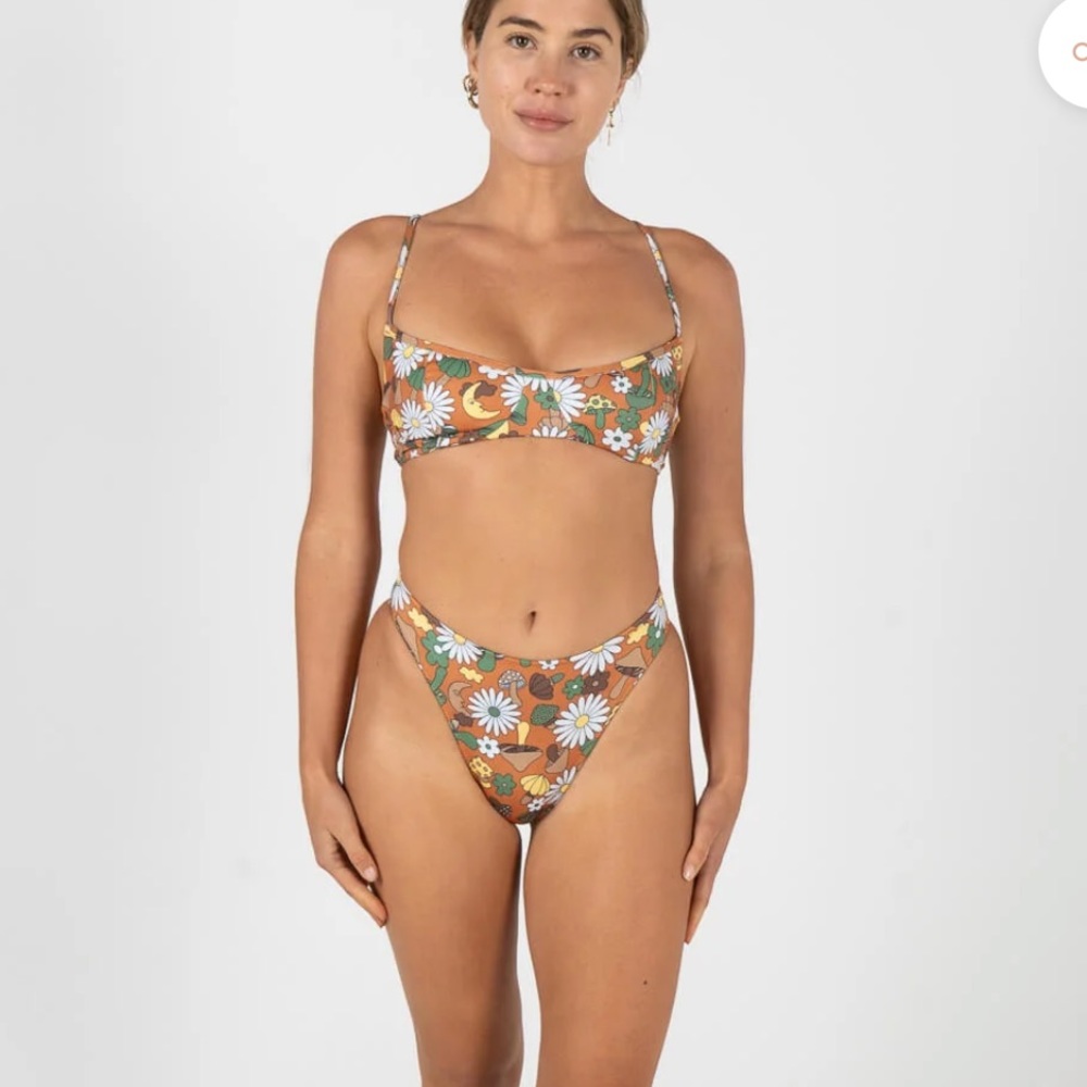 Inner relm top and bottom bikini